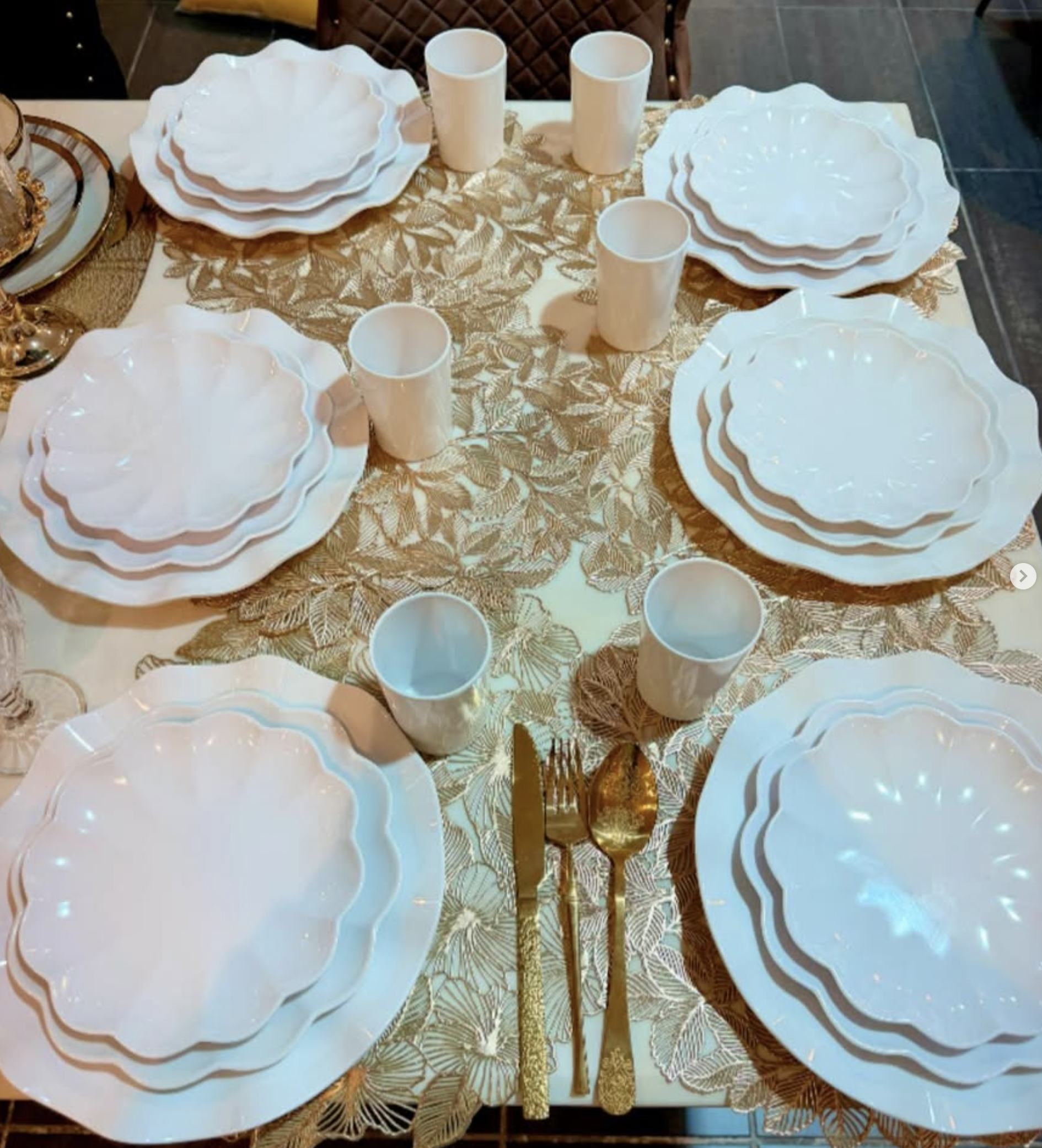 Service de table blanc et or